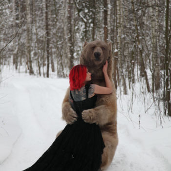 Photographie intitulée "My Russian bear" par Alexandra Knabengof, Œuvre d'art originale, Photographie numérique