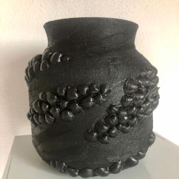 Collagen mit dem Titel "É Vase Ion 2.0" von Koki, Original-Kunstwerk, Collagen