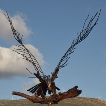 Skulptur mit dem Titel ""The Eagle"" von Komas, Original-Kunstwerk, Holz