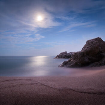 Fotografia intitolato "Moonlight on the be…" da Marek Kopnicky, Opera d'arte originale, Fotografia digitale