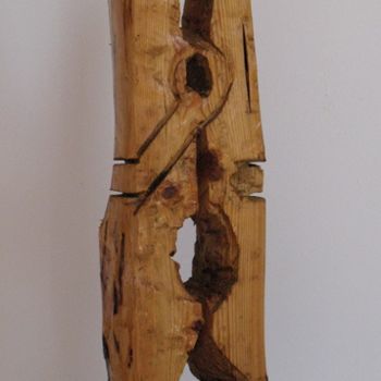 Sculpture titled "Broche de la Ropa" by Kardo Kosta, Original Artwork