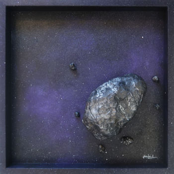 Colagens intitulada "Asteroide 3571 Mila…" por Karin Kralova, Obras de arte originais, Escultura