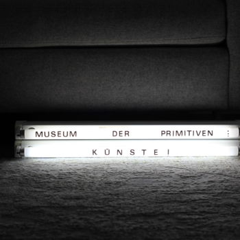 Design mit dem Titel "MUSEUM DER PRIMITIV…" von S. Krause, Original-Kunstwerk, Leuchte