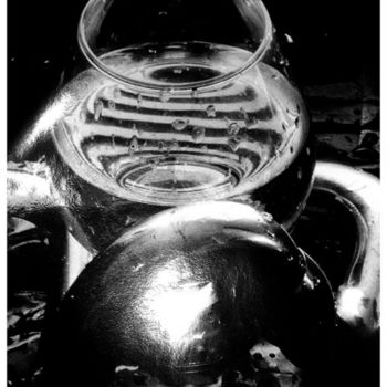 Photographie intitulée "Glass Light" par Kravchenko, Œuvre d'art originale