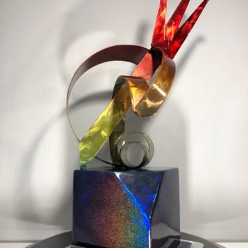 Sculptuur getiteld "Rainbow Queen" door Krystali Art Design, Origineel Kunstwerk, Roestvrij Staal