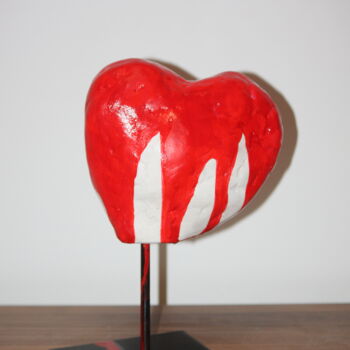 Скульптура под названием "Love in Heart" - Kseniya Redina, Подлинное произведение искусства, Гипс