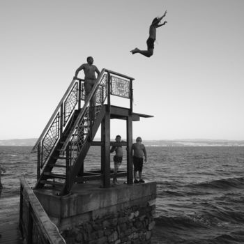 Fotografie mit dem Titel "Watch Me Jump" von Batuhan Kurt, Original-Kunstwerk, Digitale Fotografie