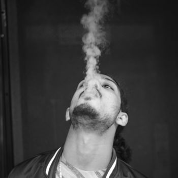 Fotografia intitulada "SMOKE ON THE MOUTH" por Batuhan Kurt, Obras de arte originais, Fotografia digital