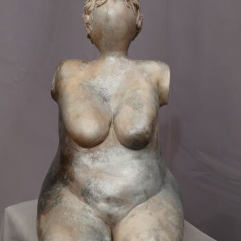 Sculptuur getiteld "APOLLINE (N° 058 B)" door L'Atelier De Nanou, Origineel Kunstwerk, Terra cotta