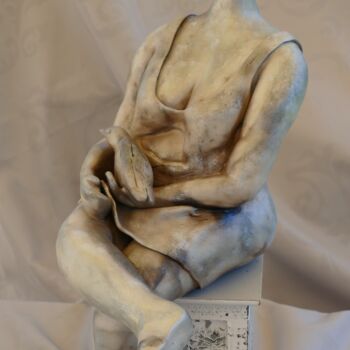 Скульптура под названием "058 E_APOLLINE Légè…" - L'Atelier De Nanou, Подлинное произведение искусства, Терракота