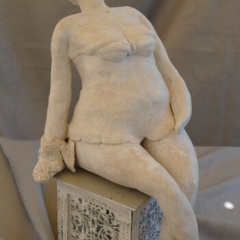 Sculpture titled "058_K_APOLLINE Foul…" by L'Atelier De Nanou, Original Artwork, Terra cotta