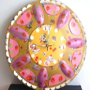 Design intitulée "Horloge gourmande" par Annig Pineau (Ginna), Œuvre d'art originale, Accessoires