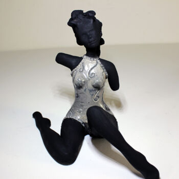 Sculpture titled "Fille de Mélos, gri…" by Lady Caviar, Original Artwork