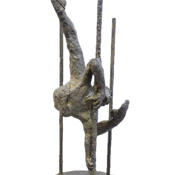 Scultura intitolato "l'acrobate" da Lamy Tcha, Opera d'arte originale, Resina