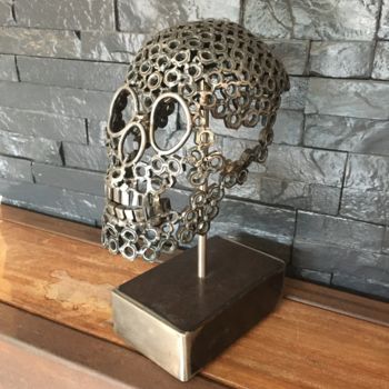 Escultura titulada "Tête de mort" por Henri Ureta, Obra de arte original, Metales