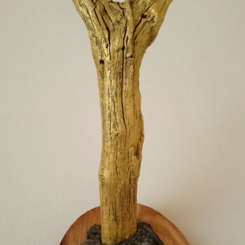 Skulptur mit dem Titel "Goldgeweih" von Lari Peters, Original-Kunstwerk, Holz