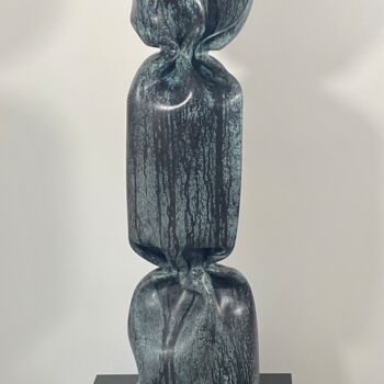 Skulptur mit dem Titel "Wrapping Bonbon Lea…" von Laurence Jenk, Original-Kunstwerk, Kunststoff