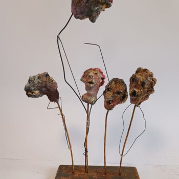 Escultura intitulada "conciliabule" por Laurence Pustoc'H, Obras de arte originais, Papel machê