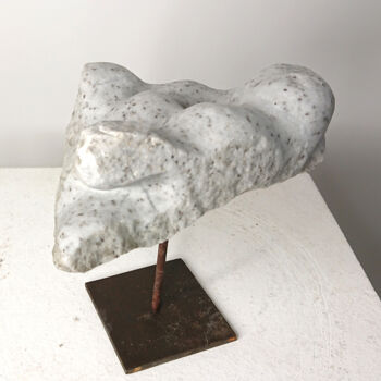 Скульптура под названием "Petit nuage III" - Laurent Boucheron, Подлинное произведение искусства, Камень