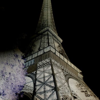 Photography titled "Tour Eiffel" by Laurent Chabrillat, Original Artwork, Digital Photography