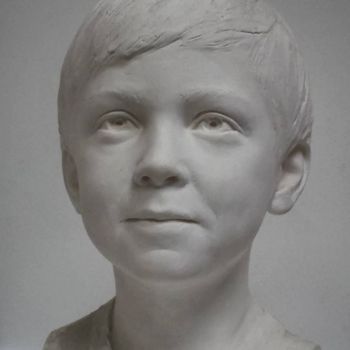Скульптура под названием "Portrait d'enfant" - Laurent Mc, Подлинное произведение искусства, Гипс