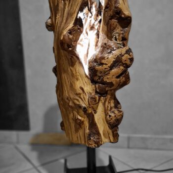 Sculpture titled "Souche lumineuse" by Laurianne Anselmino, Original Artwork, Wood
