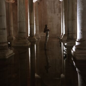 Фотография под названием "Dark Reflection" - Lavinia, Подлинное произведение искусства, Цифровая фотография