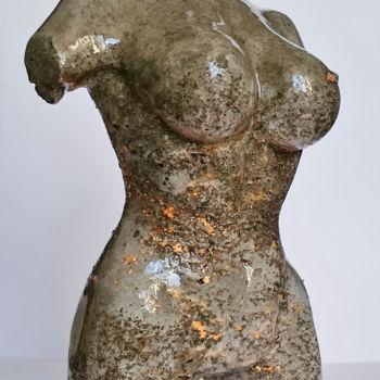 Skulptur mit dem Titel "concrete bust grey…" von Lawrence, Original-Kunstwerk, Stein