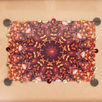 Art textile intitulée "Rouge hypnotique" par Léa Coutureau, Œuvre d'art originale, Travail numérique 2D Monté sur Carton