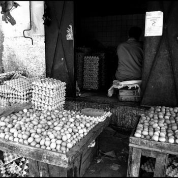 Fotografía titulada "Eggs, eggs, eggs, e…" por Léa Sg, Obra de arte original