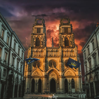 Photographie intitulée "Cathédrale d'Orléans" par Malgwenn Le Mat, Œuvre d'art originale