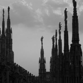「Milano Duomo B&W」というタイトルの写真撮影 Lenka Granerによって, オリジナルのアートワーク