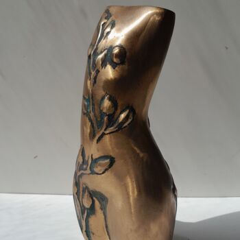 Sculpture intitulée "naked female torso…" par Leo Adam (Leonid Shatsylo), Œuvre d'art originale, Bronze