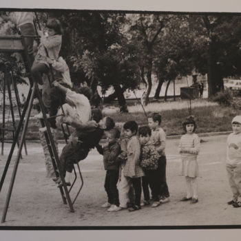 Fotografia zatytułowany „Kids - Platinum / P…” autorstwa Leonard Radu Chioveanu, Oryginalna praca, Fotografia filmowa Zamont…