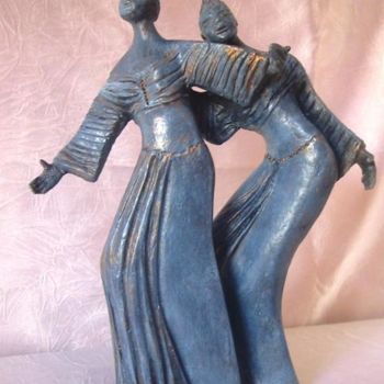 Sculptuur getiteld "DANSEUSES THAILANDA…" door Léone Digraci, Origineel Kunstwerk, Terra cotta