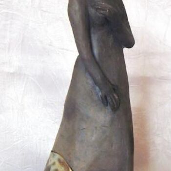 Sculpture titled "MISS PLANETE" by Léone Digraci, Original Artwork, Ceramics