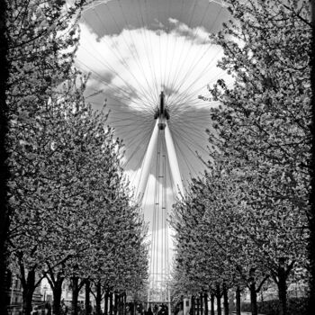 Photography titled "London eye" by Leopold Brix, Original Artwork, Digital Photography