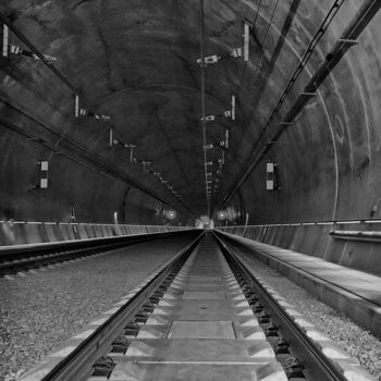 Fotografia intitolato "Der Eisenbahntunnel" da Leopold Brix, Opera d'arte originale, Fotografia digitale