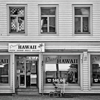 Photographie intitulée "Pizzeria "Hawaii"" par Leopold Brix, Œuvre d'art originale, Photographie numérique