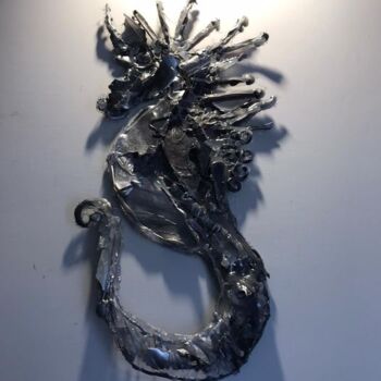 Escultura intitulada "Il cavalluccio mari…" por Licia Trobia, Obras de arte originais, Moldagem