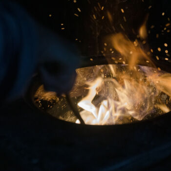 Photographie intitulée "Keep home fires bur…" par Liliia Kucher, Œuvre d'art originale, Photographie numérique