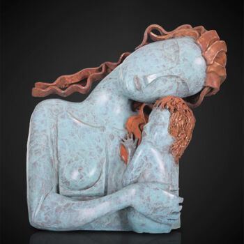 Sculpture titled "Te protéger" by Lilou Gilbert Desvallons, Original Artwork, Bronze