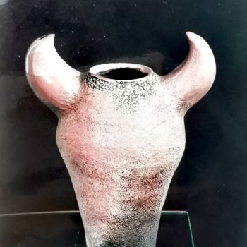 Sculpture titled "Vase Toro" by Caroline Patón, Original Artwork, Ceramics
