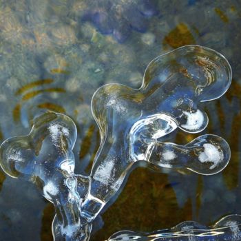 Photographie intitulée "Ice Bubbles" par Linda Hegland, Œuvre d'art originale