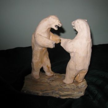 Скульптура под названием "белые медведи (поля…" - Lion82, Подлинное произведение искусства, Керамика