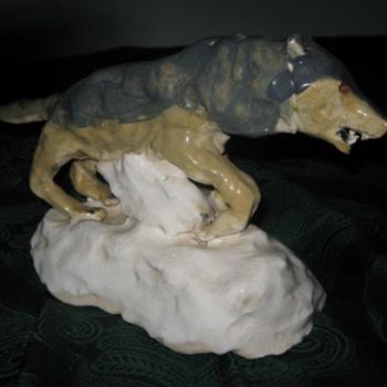 Scultura intitolato "волк" da Lion82, Opera d'arte originale, Ceramica