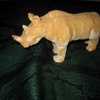 Escultura intitulada "носорог" por Lion82, Obras de arte originais, Cerâmica