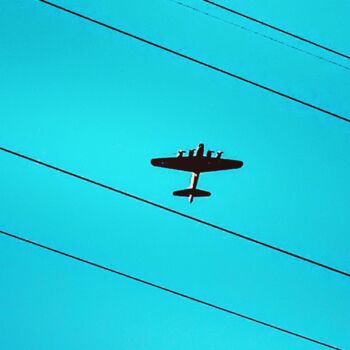 Photographie intitulée "Cargo Plane ~" par Lisa Bourgeois, Œuvre d'art originale