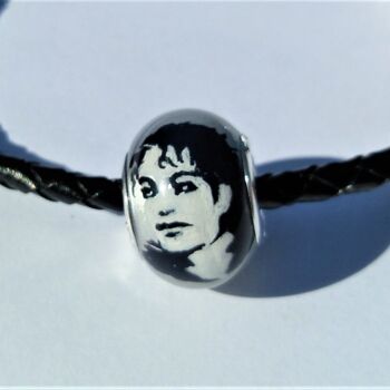 Design intitolato "Charm bead 'Michael…" da Lisencka Nh-Art, Opera d'arte originale, Gioielli