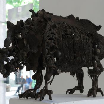 「Rhinoceros」というタイトルの彫刻 Ljubaによって, オリジナルのアートワーク, 金属